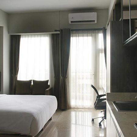 Graha Makara Suite Hotel & Residence Cikarang Esterno foto