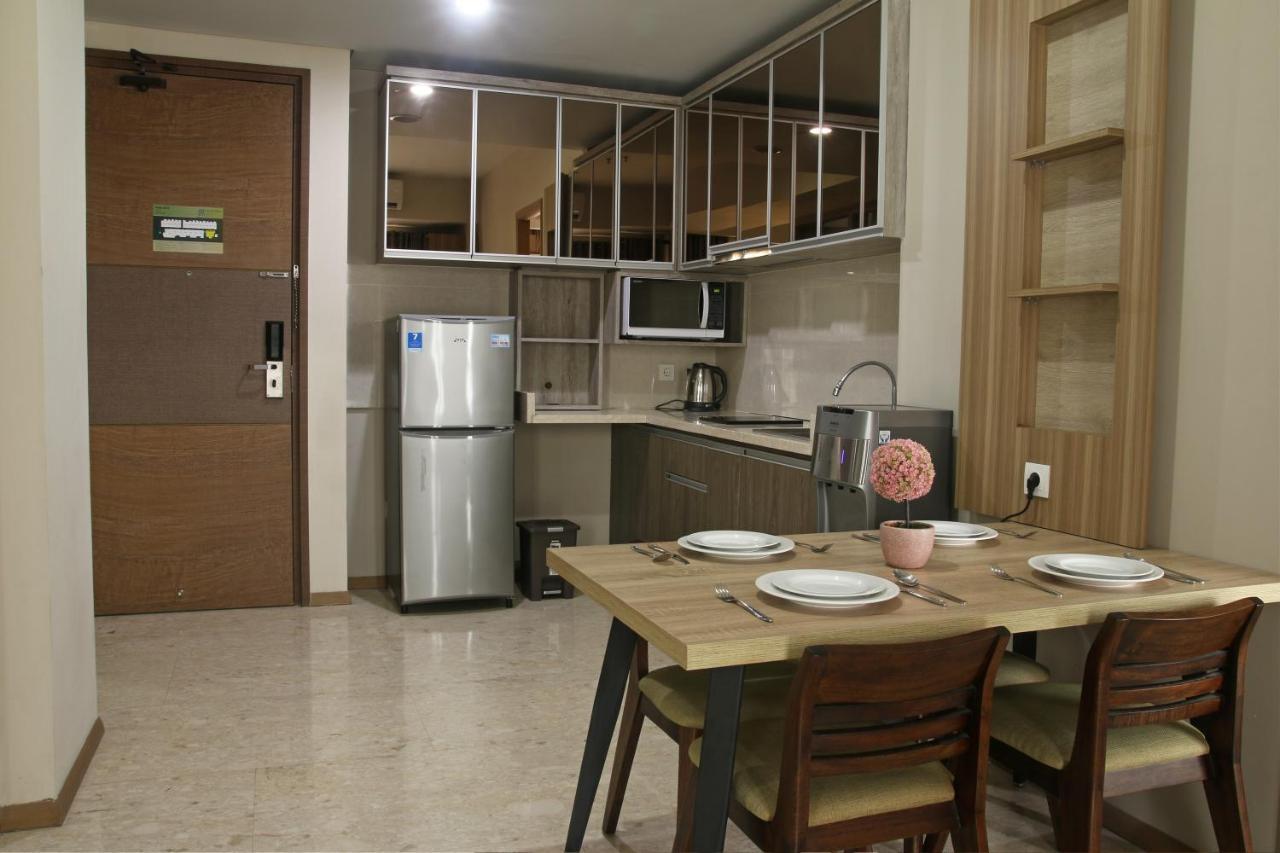 Graha Makara Suite Hotel & Residence Cikarang Esterno foto