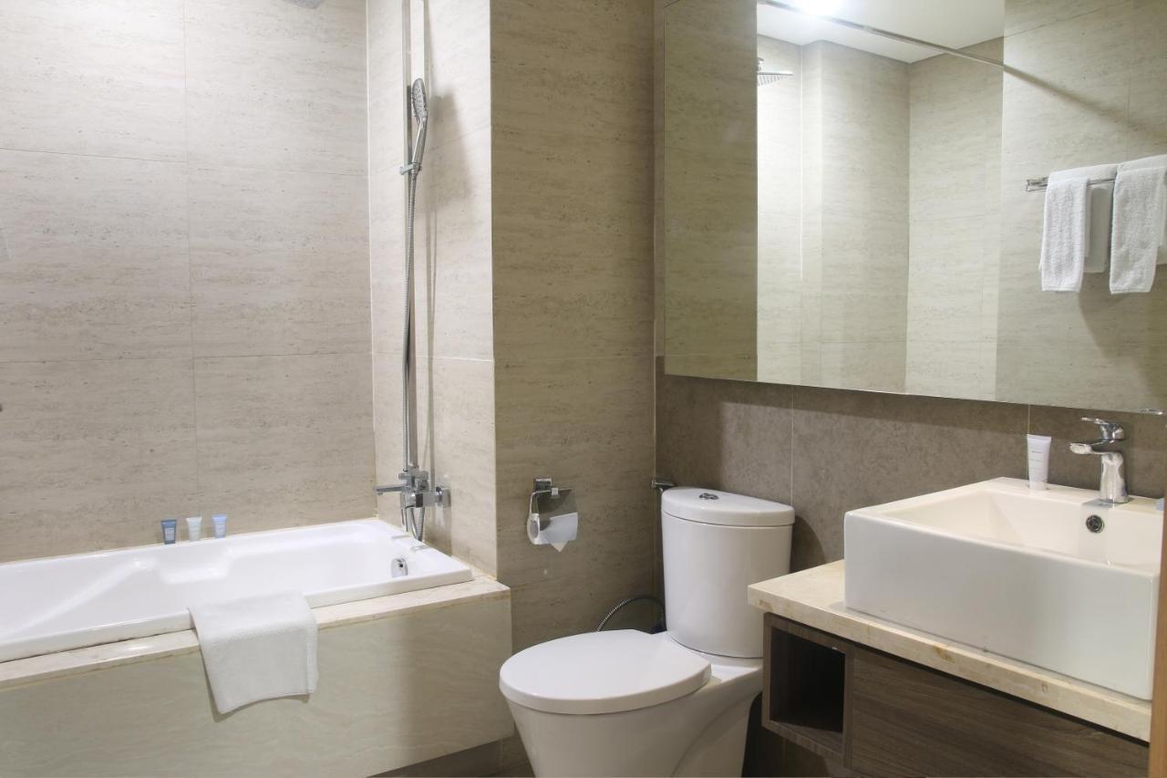Graha Makara Suite Hotel & Residence Cikarang Esterno foto