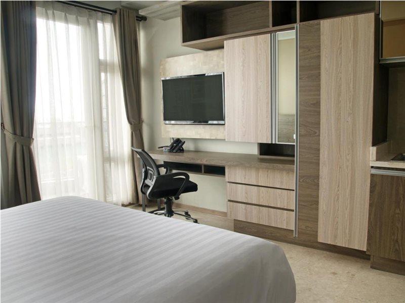 Graha Makara Suite Hotel & Residence Cikarang Esterno foto