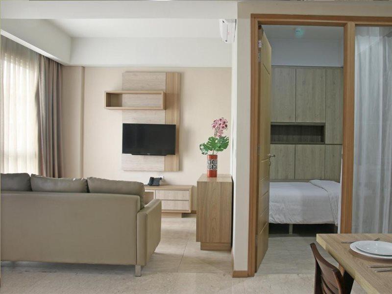 Graha Makara Suite Hotel & Residence Cikarang Esterno foto