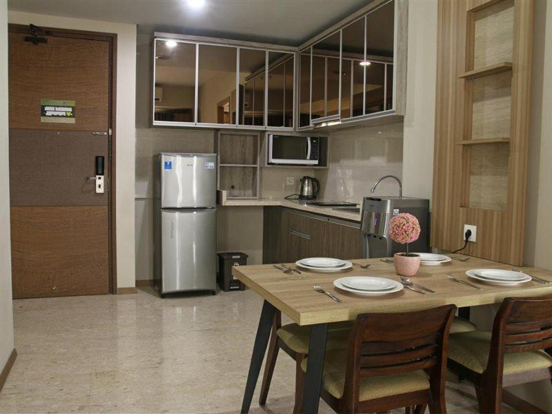 Graha Makara Suite Hotel & Residence Cikarang Esterno foto
