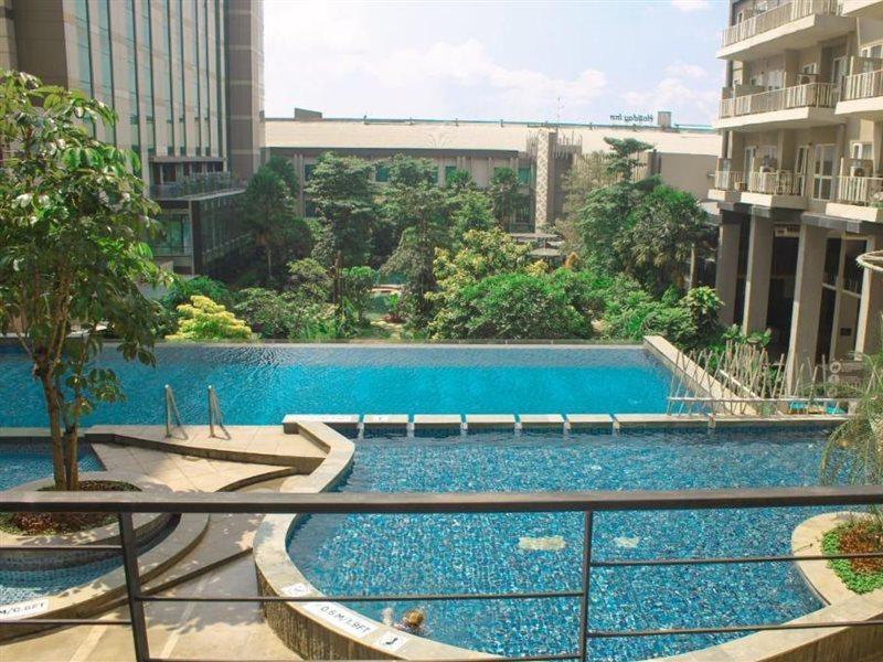Graha Makara Suite Hotel & Residence Cikarang Esterno foto