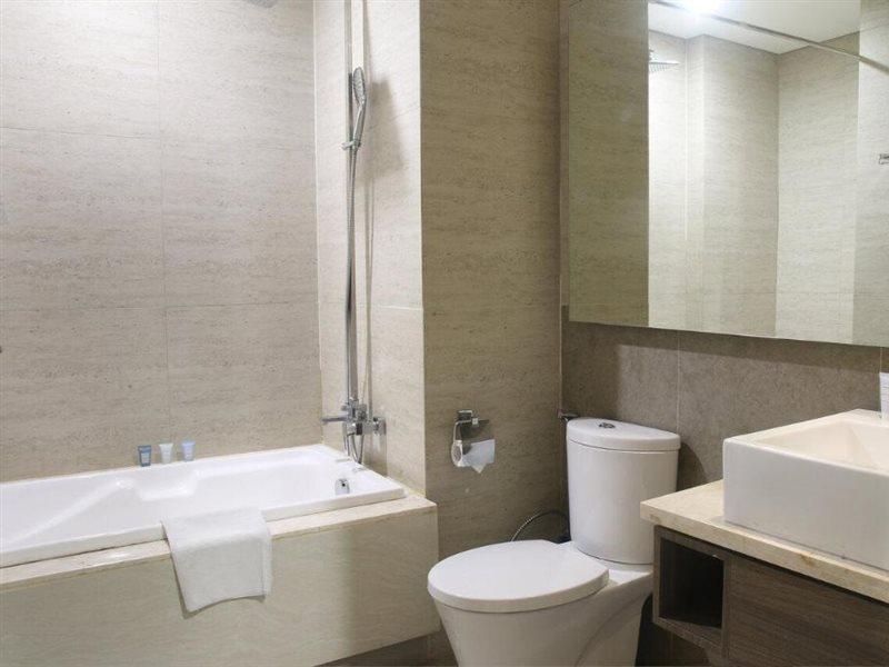 Graha Makara Suite Hotel & Residence Cikarang Esterno foto